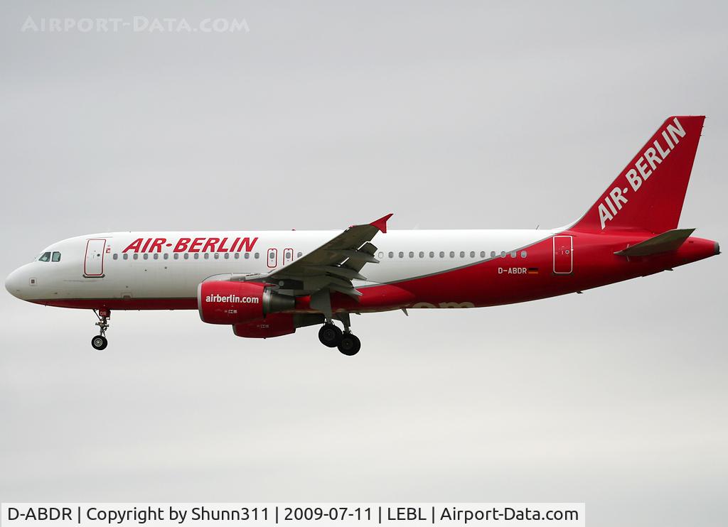 D-ABDR, 2007 Airbus A320-214 C/N 3242, Landing rwy 25R