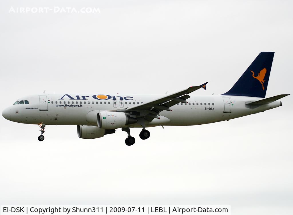 EI-DSK, 2007 Airbus A320-216 C/N 3328, Landing rwy 25R