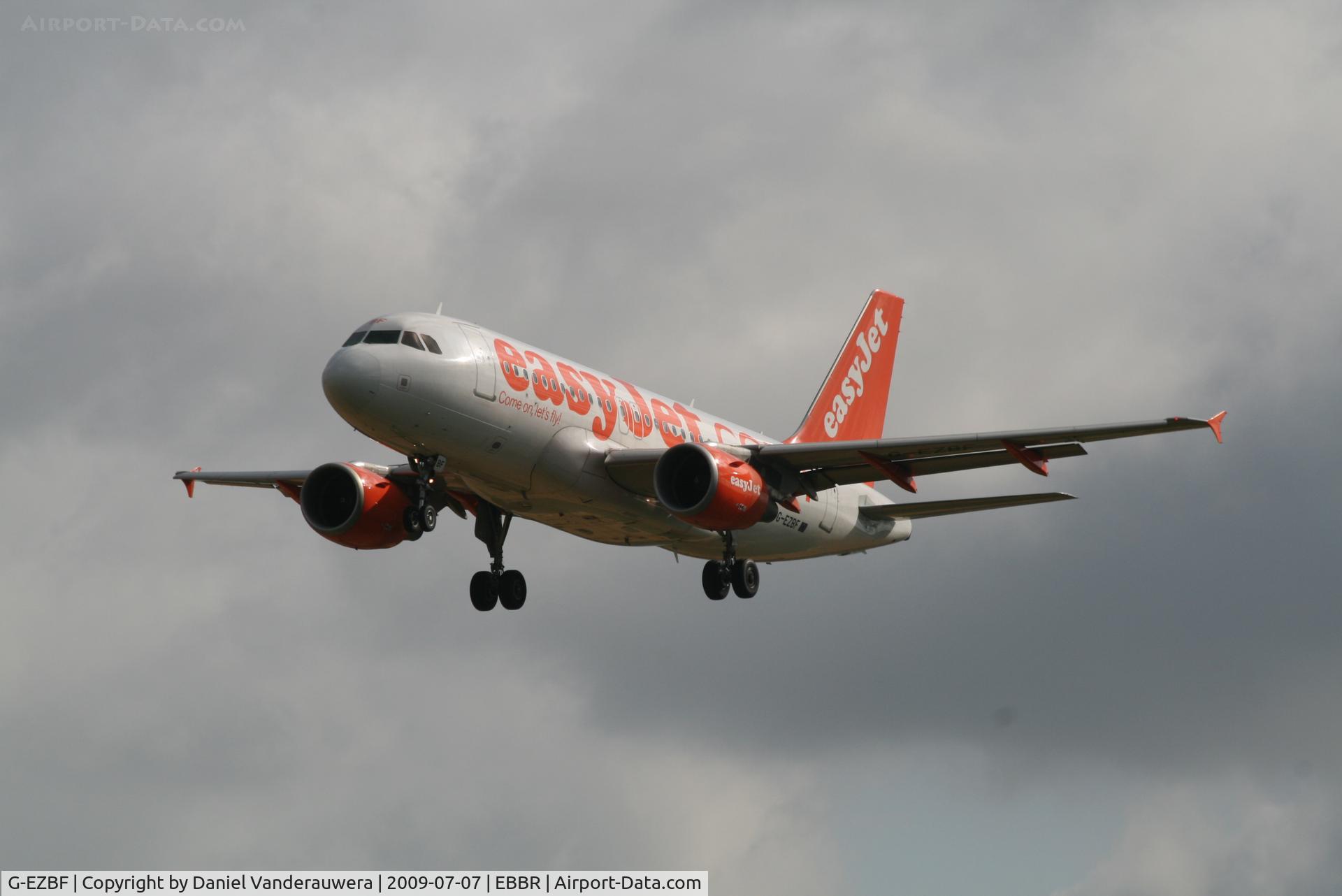 G-EZBF, 2006 Airbus A319-111 C/N 2923, arrival of flight EZY2795 to rwy 25L