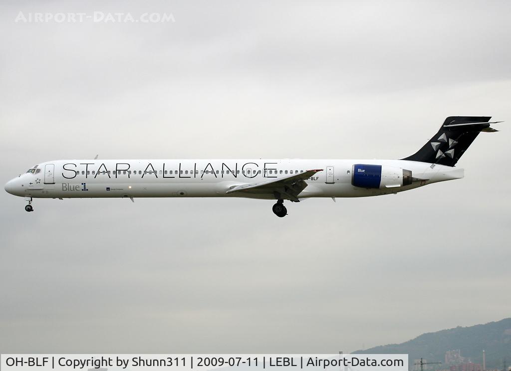 OH-BLF, 1997 McDonnell Douglas MD-90-30 C/N 53543, Landing rwy 25R