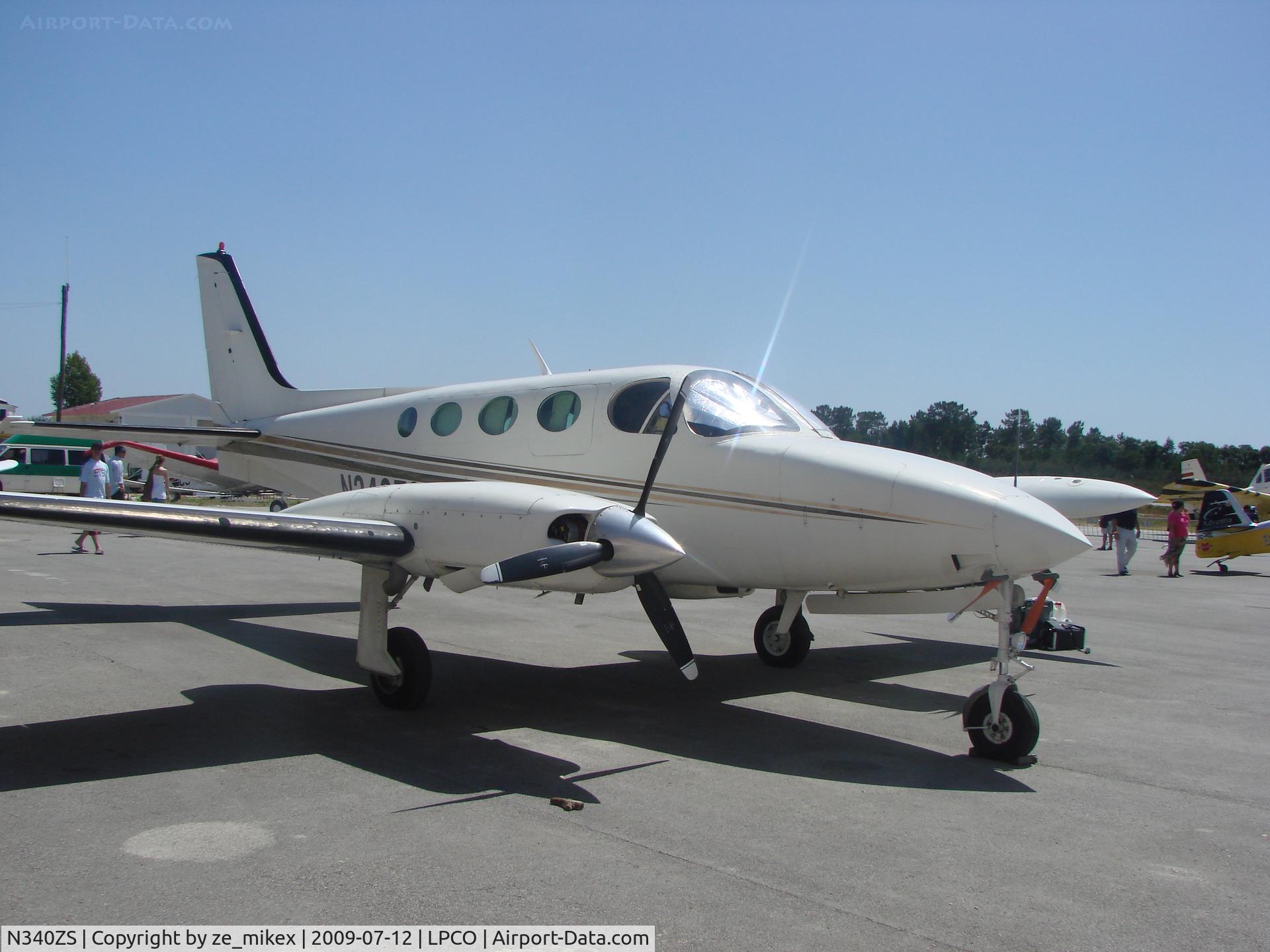 N340ZS, 1980 Cessna 340A C/N 340A0944, At Coimbra, during coimbra airshow.