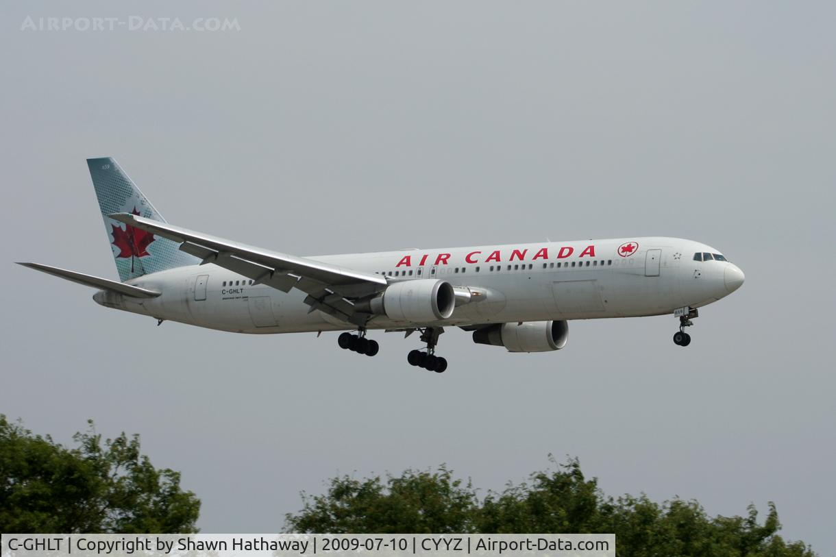 C-GHLT, 2001 Boeing 767-333 C/N 30850, Landing Runway 23