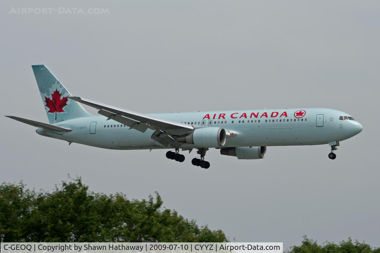 C-GEOQ, 1999 Boeing 767-375/ER C/N 30112, Landing Runway 23