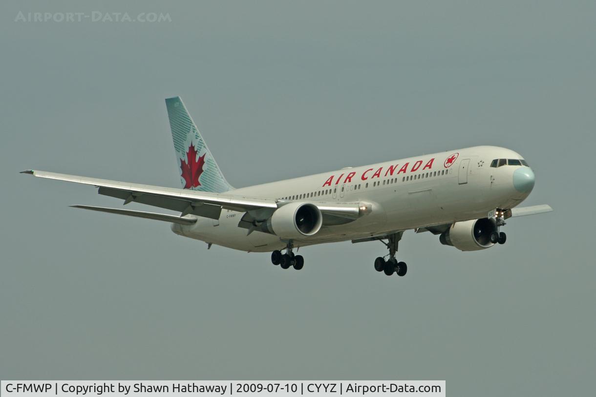 C-FMWP, 1993 Boeing 767-333/ER C/N 25583, Landing Runway 23
