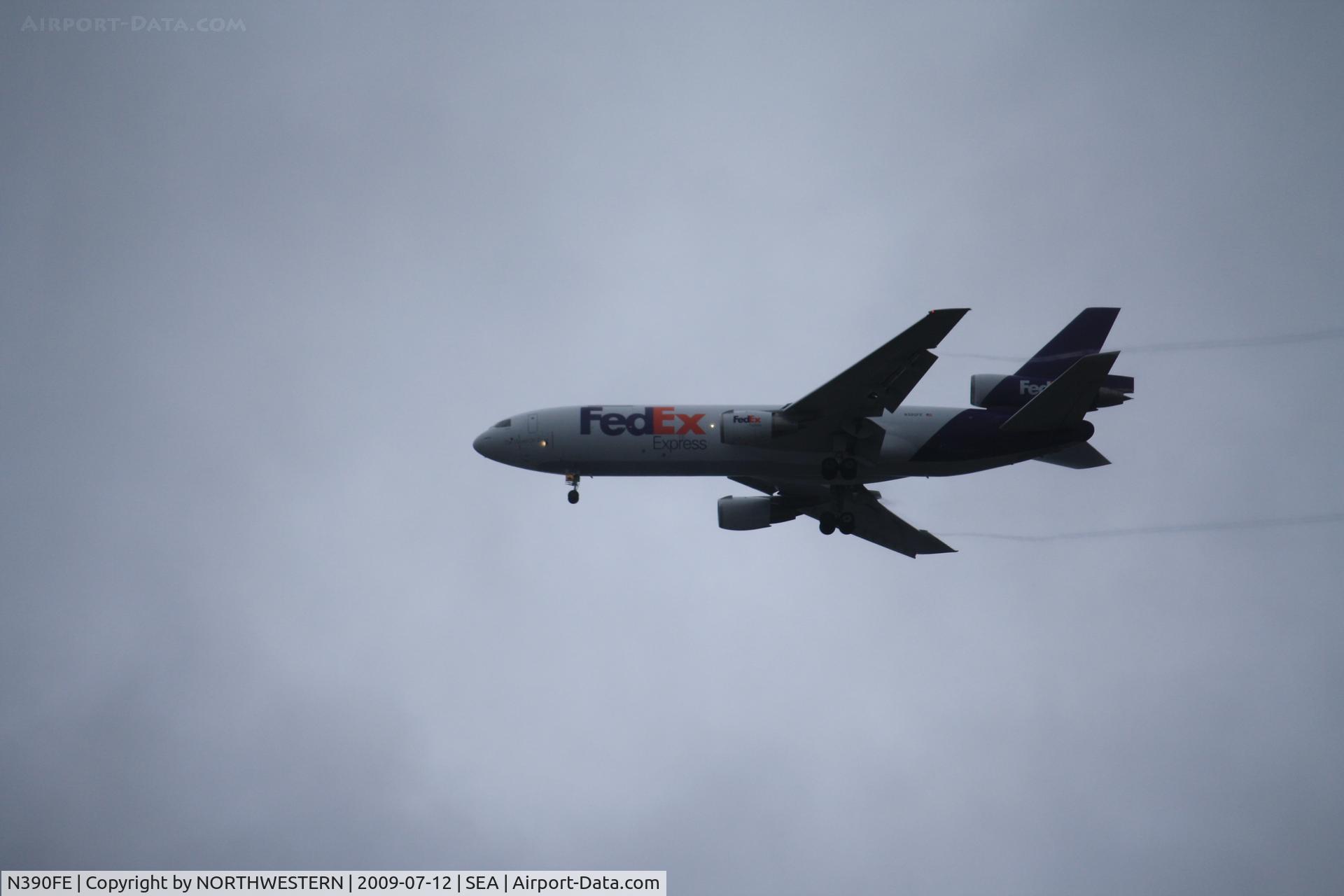 N390FE, 1974 McDonnell Douglas MD-10-10F C/N 46624, LANDIG AT SEA