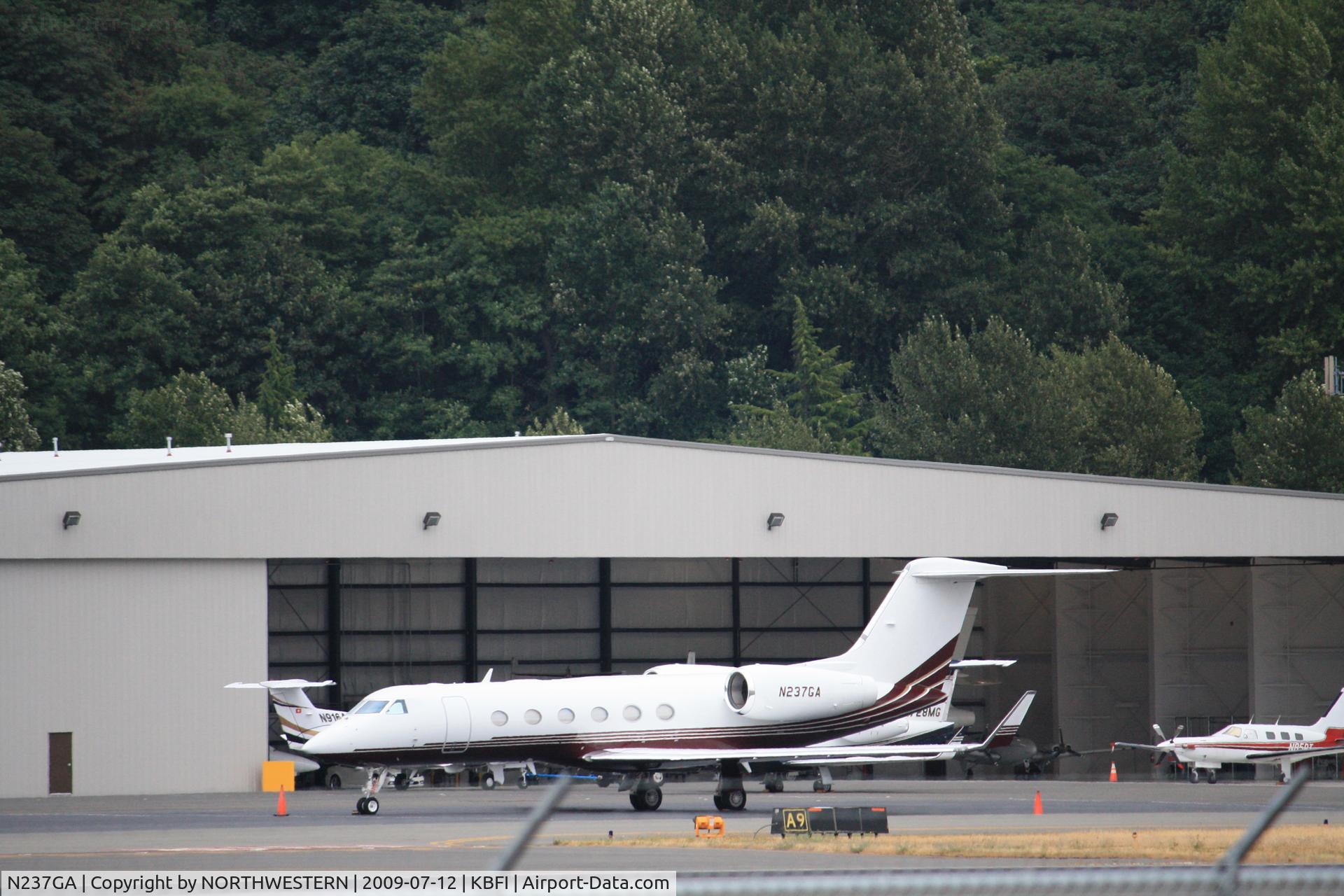 N237GA, 2006 Gulfstream Aerospace GIV-X (G450) C/N 4055, KBFI