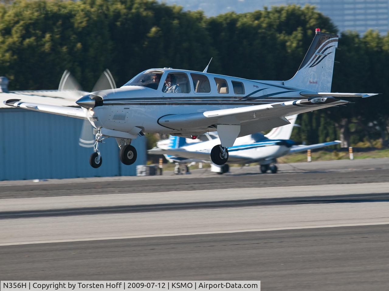 N356H, 2004 Raytheon Aircraft Company A36 Bonanza C/N E-3566, N356H arriving on RWY 21