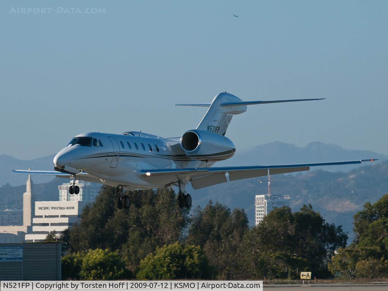N521FP, 1997 Cessna 750 Citation X C/N 750-0016, N521FP arriving on RWY 21