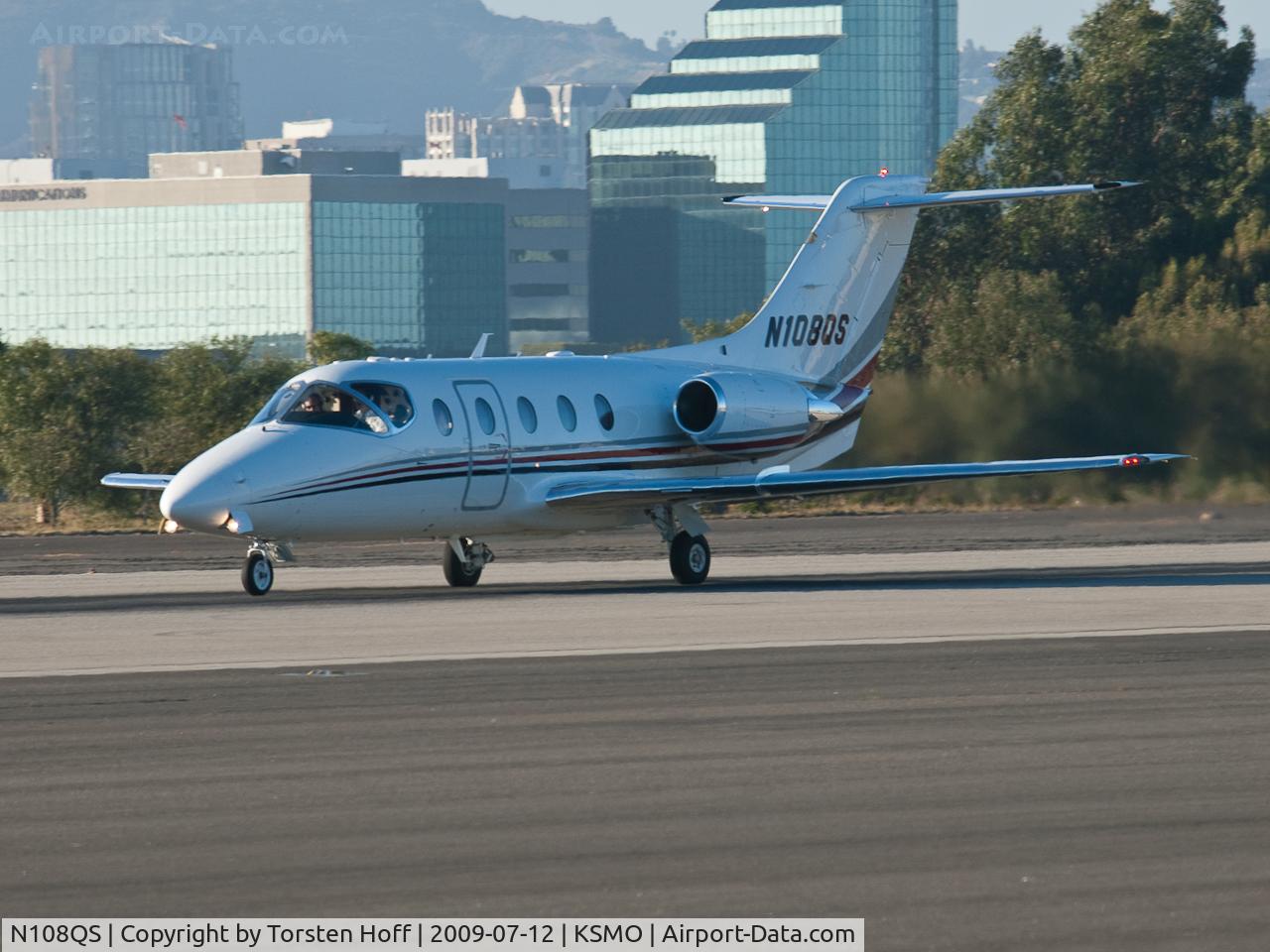 N108QS, 2004 Raytheon Aircraft Company 400A C/N RK-382, N108QS departing from RWY 21