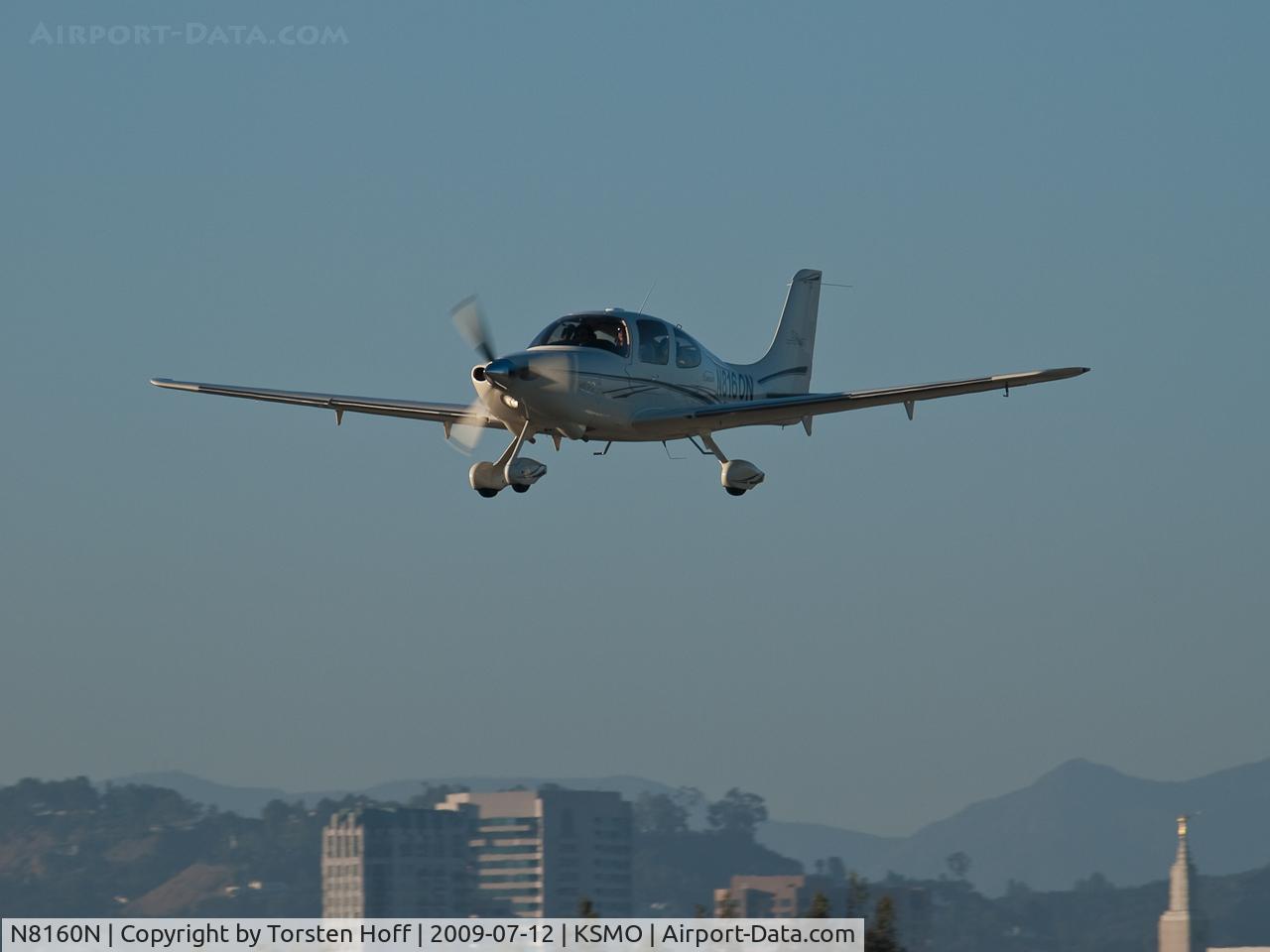 N8160N, Cirrus SR22 C/N 0734, N8160N arriving on RWY 21