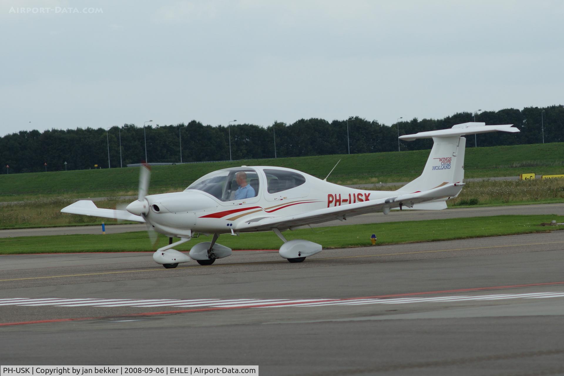 PH-USK, Diamond DA-40 Diamond Star C/N 40.057, Lelystad