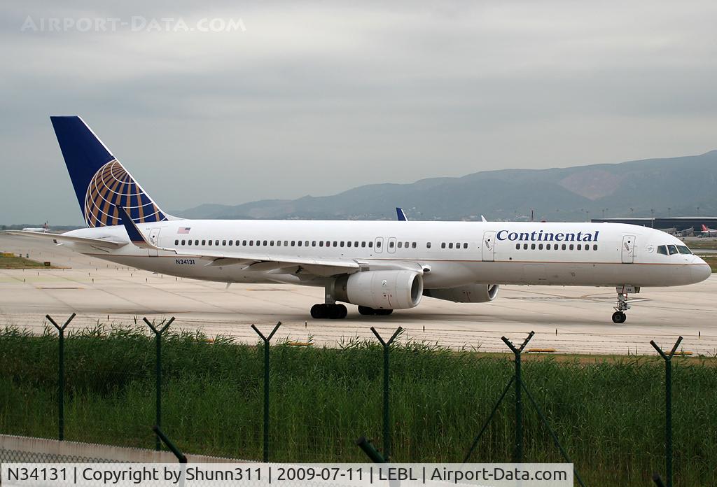 N34131, 1998 Boeing 757-224 C/N 28971, Lining up rwy 25R for departure...