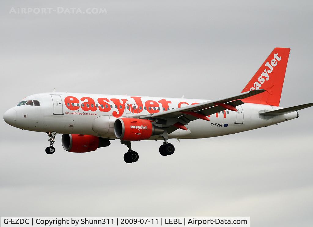 G-EZDC, 2003 Airbus A319-111 C/N 2043, Landing rwy 25R
