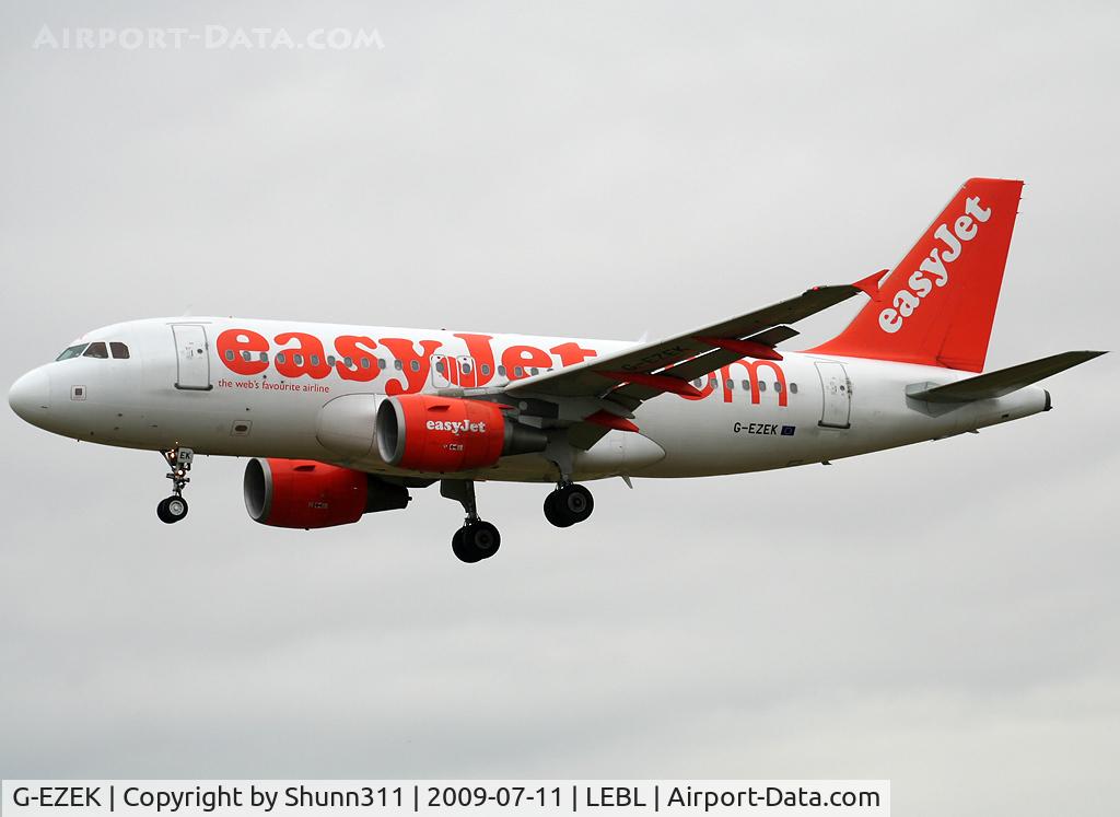 G-EZEK, 2004 Airbus A319-111 C/N 2224, Landing rwy 25R