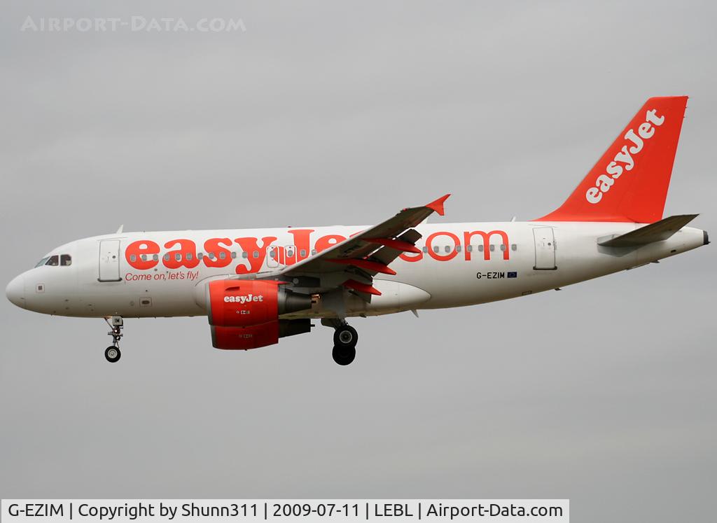 G-EZIM, 2005 Airbus A319-111 C/N 2495, Landing rwy 25R