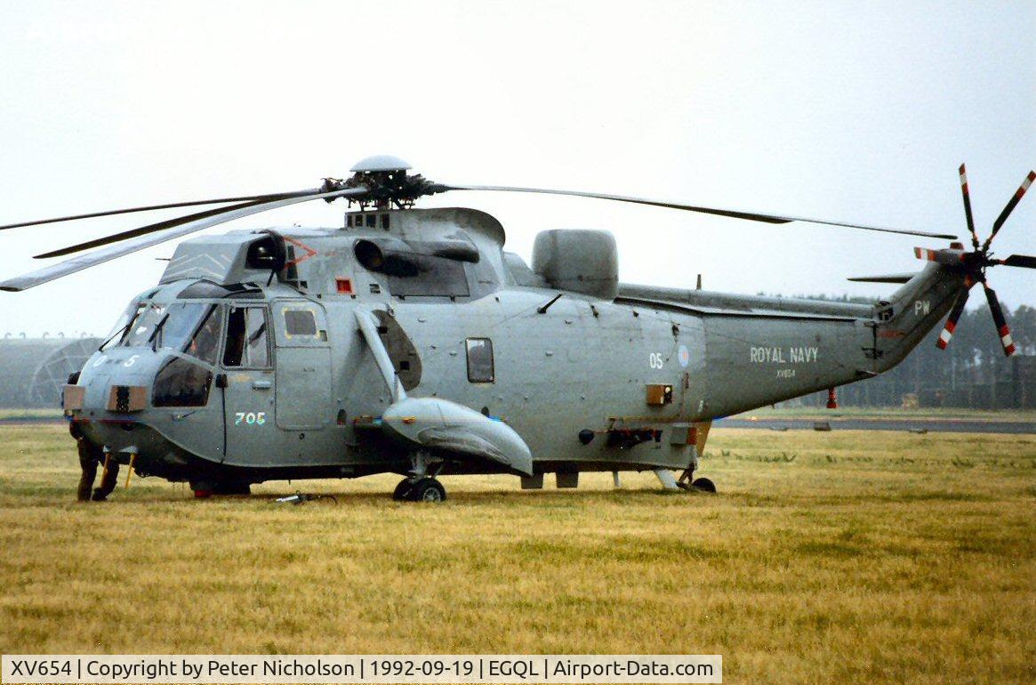 XV654, 1969 Westland Sea King HAS.5 C/N WA642, Sea King HAS.5 of 814 Squadron at the 1992 Leuchars Airshow.