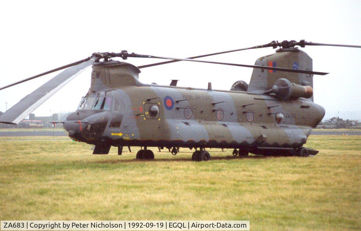 ZA683, Boeing Vertol Chinook HC.1 C/N MA014/M7031, Chinook HC.1 of 7 Squadron at the 1992 Leuchars Airshow.