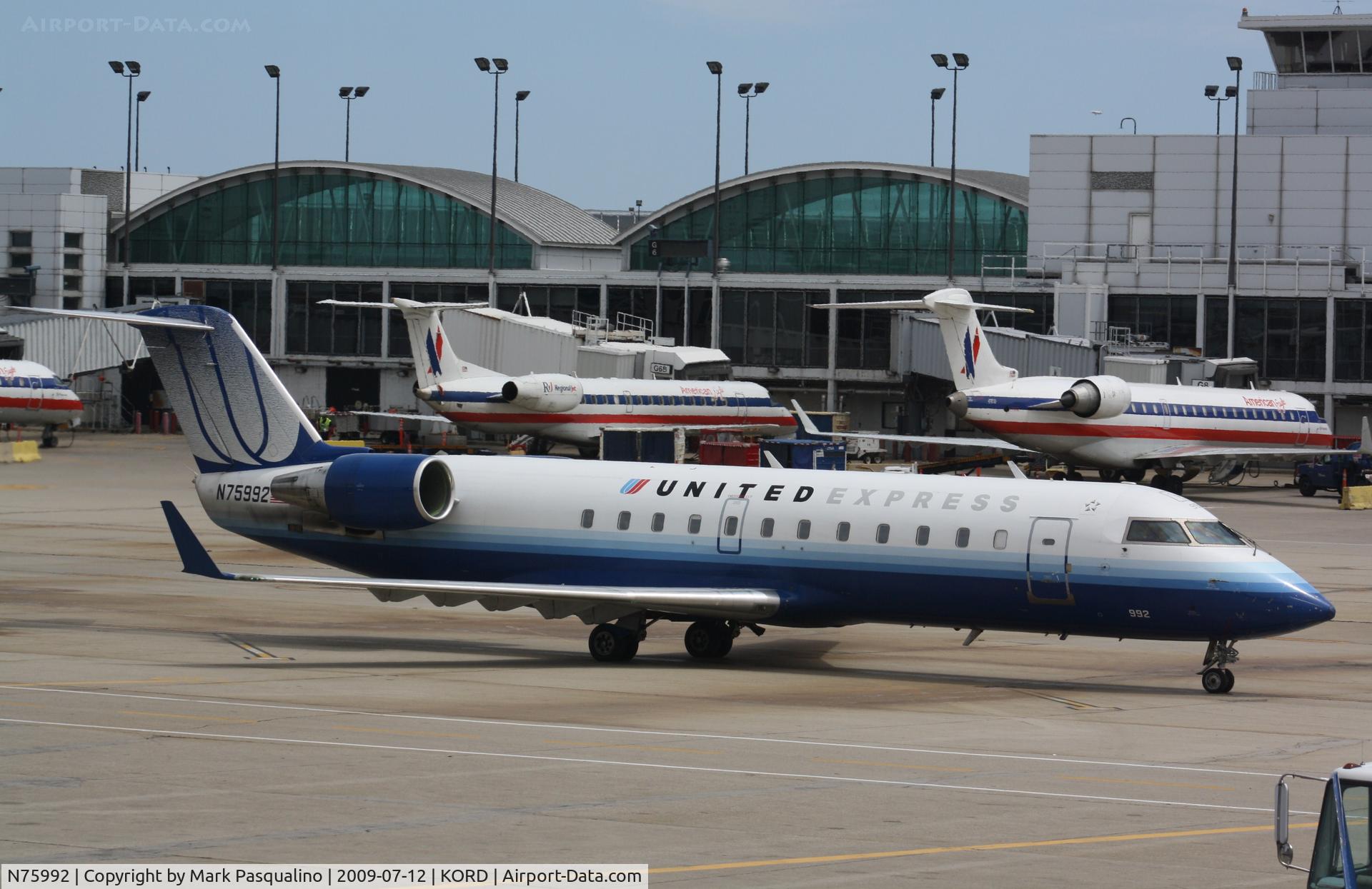 N75992, 2000 Bombardier CRJ-200ER (CL-600-2B19) C/N 7401, CL-600-2B19