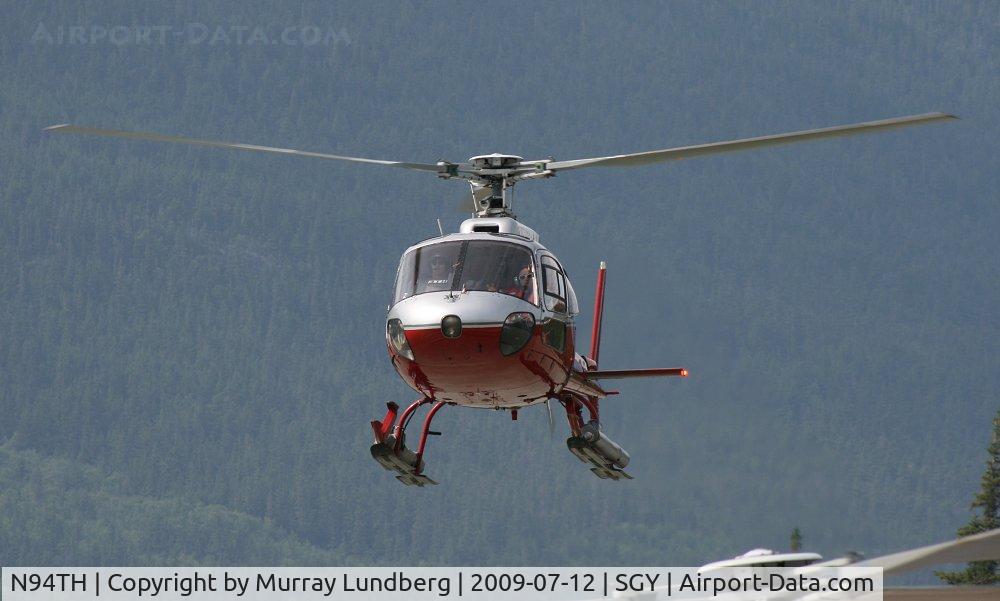 N94TH, 1991 Eurocopter AS-350B-2 Ecureuil Ecureuil C/N 2548, Landing after a glacier excursion at Skagway, Alaska.