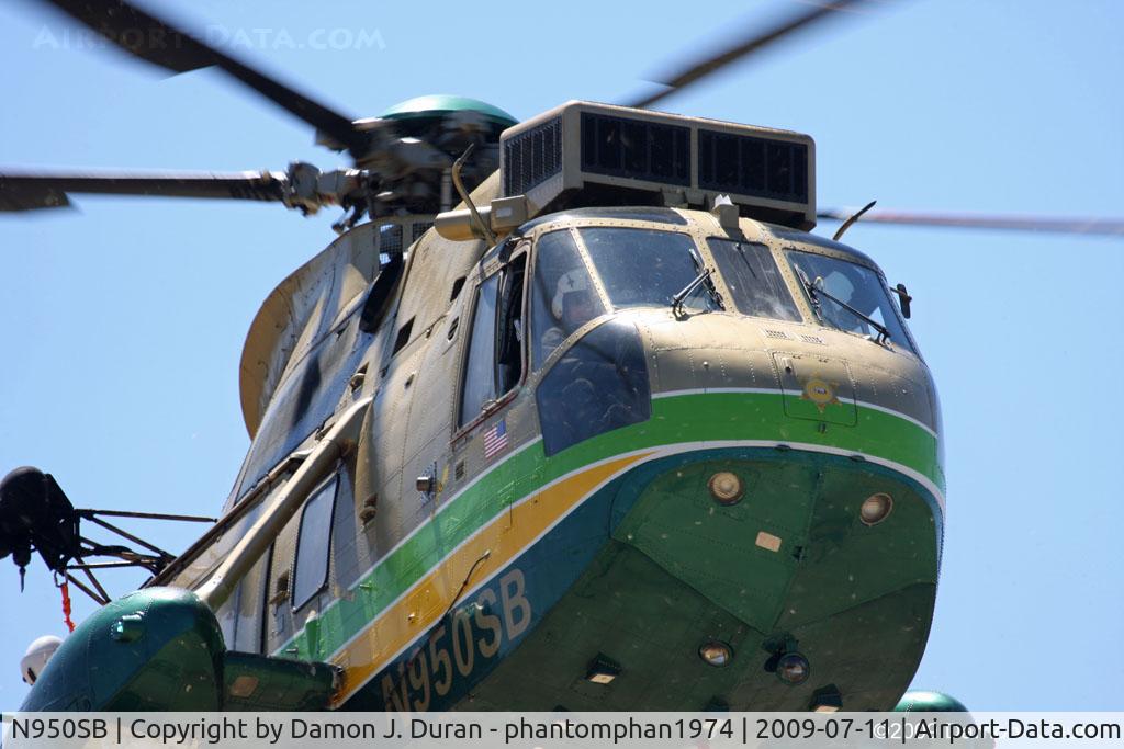 N950SB, Sikorsky SH-3H Sea King C/N 61372, Rescue 5 during demo at American Heroes Airshow, Hansen Dam Rec Ctr.  Lakeview Terrace, CA