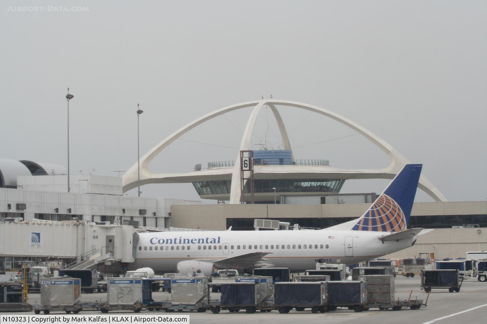 N10323, 1986 Boeing 737-3TO C/N 23374, Continental Airlines Boeing 737-3TO, N10323, at gate 64 KLAX