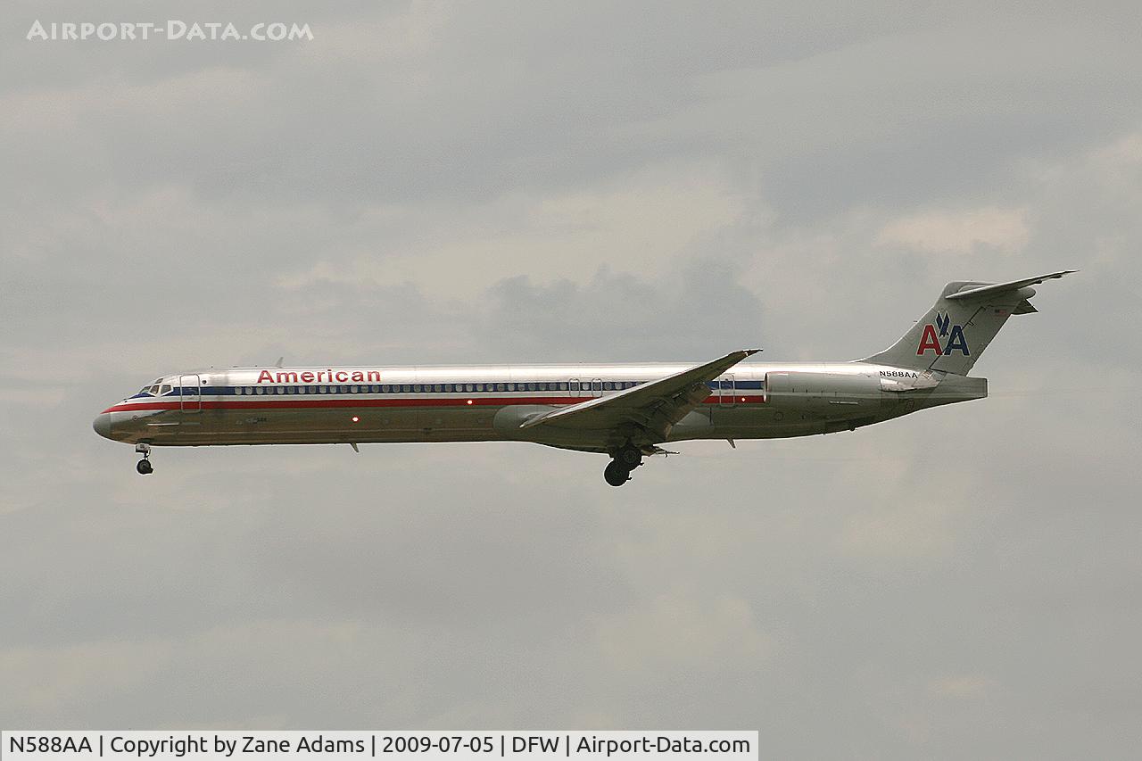 N588AA, 1991 McDonnell Douglas MD-83 (DC-9-83) C/N 53251, American Airlines landing at DFW