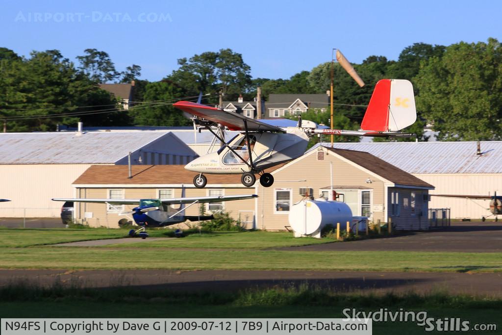 N94FS, 2004 Flightstar IISC C/N 376, Landing at Ellington, CT