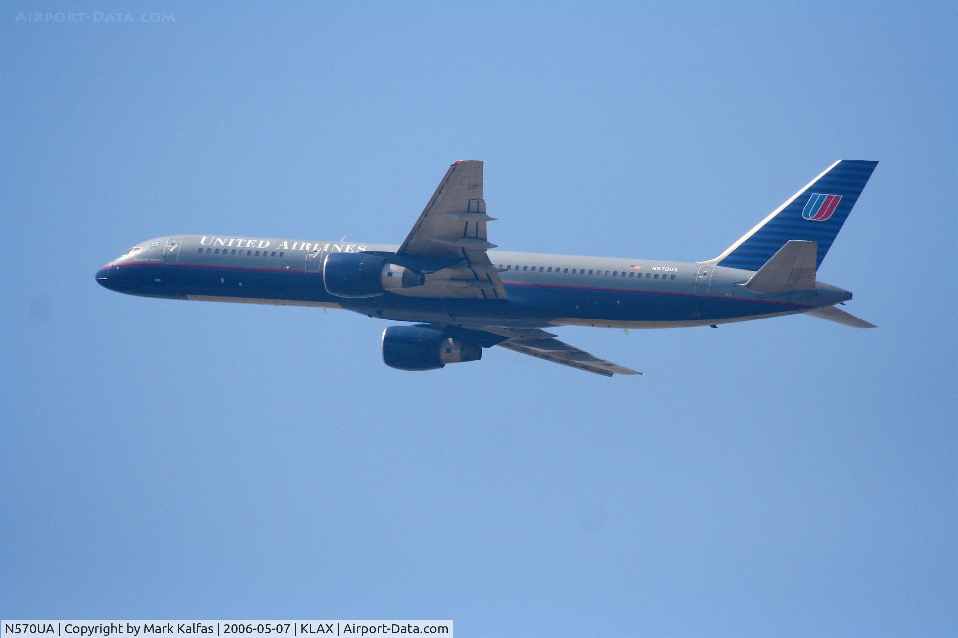N570UA, 1992 Boeing 757-200(F) C/N 26678, United Airlines Boeing 757-222, N570UA departs KLAX RWY 25R