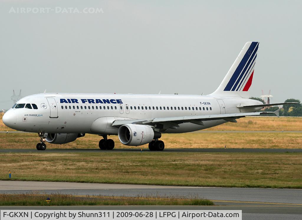F-GKXN, 2006 Airbus A320-214 C/N 3008, Taxiing for departure...