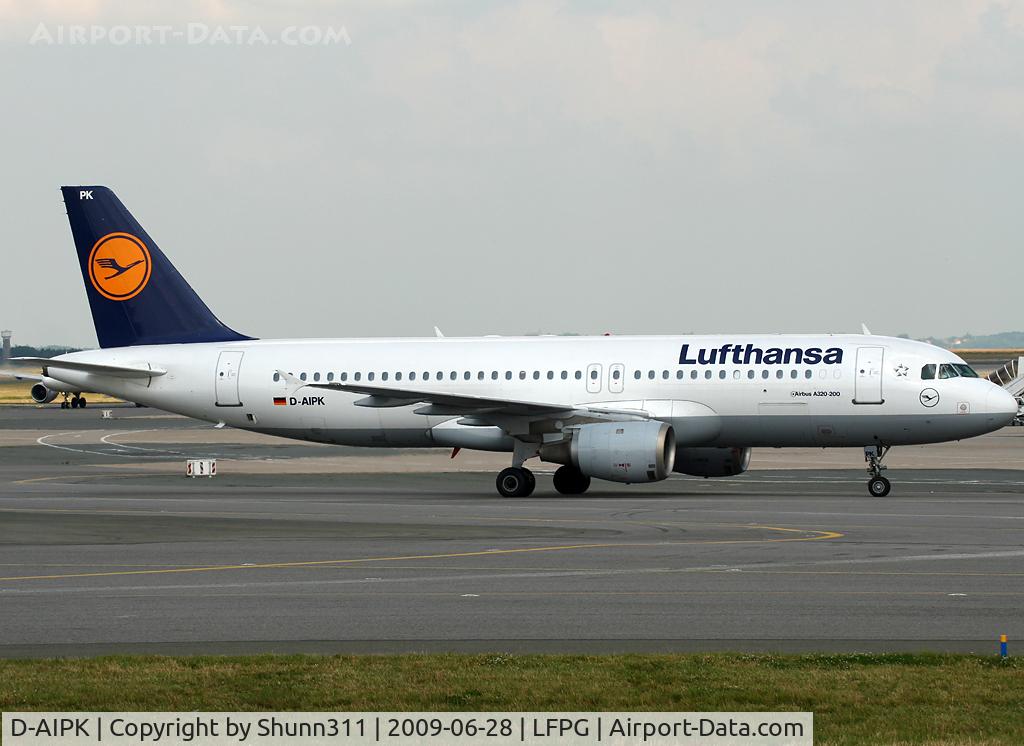 D-AIPK, 1989 Airbus A320-211 C/N 0093, Taxiing to his gate...
