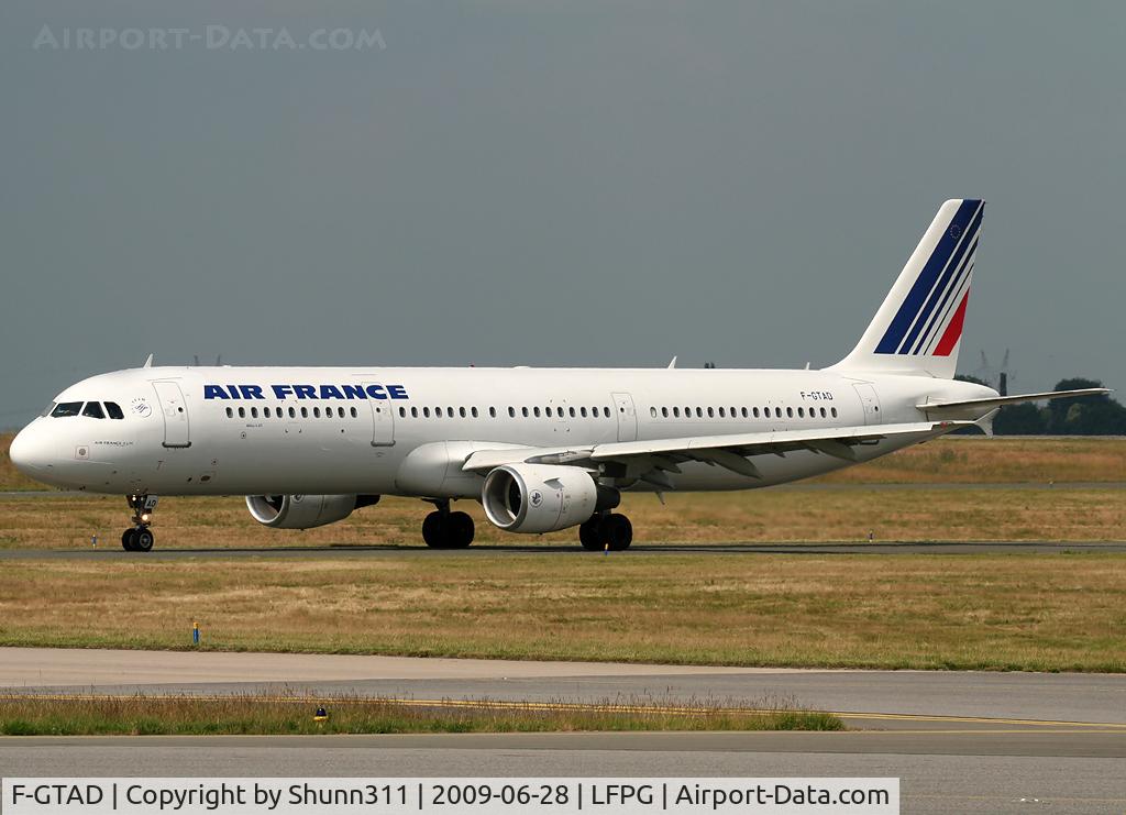 F-GTAD, 1998 Airbus A321-211 C/N 0777, Taxiing for departure...