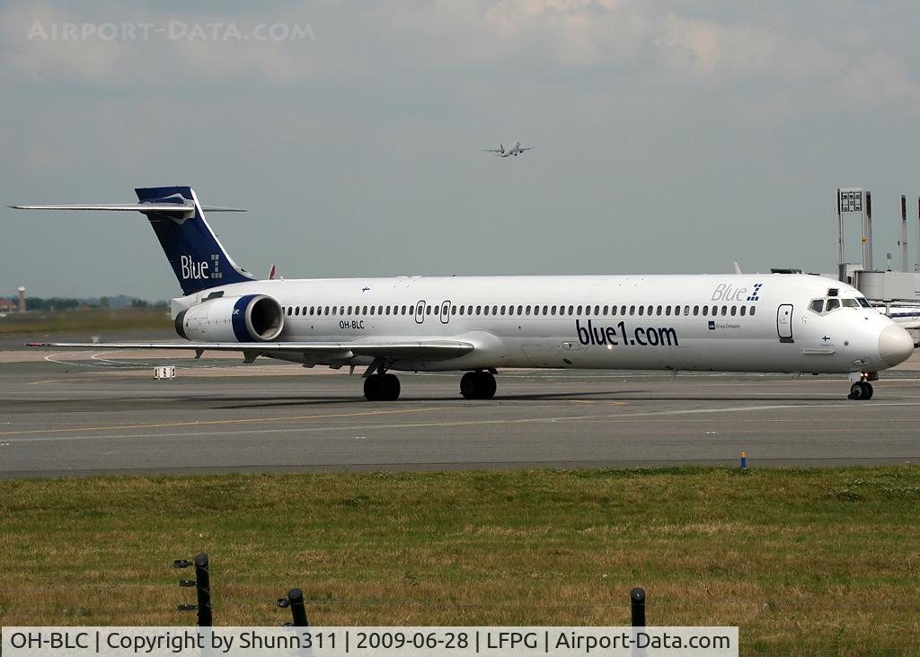 OH-BLC, 1996 McDonnell Douglas MD-90-30 C/N 53459, Taxiing to his gate...