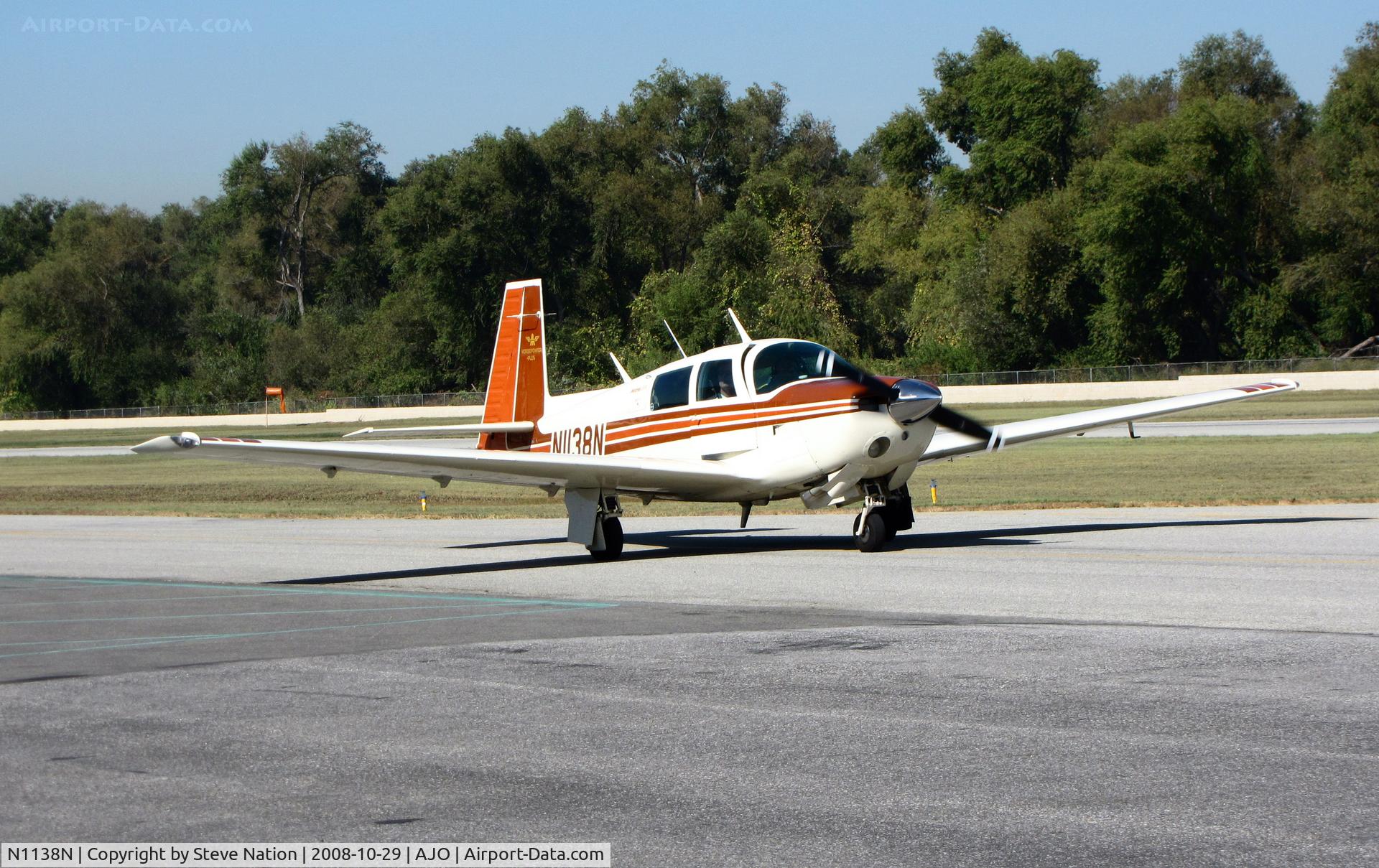 N886P, 1962 Mooney M20C Ranger C/N 2328, 1981 Mooney M20J taxiing @ 