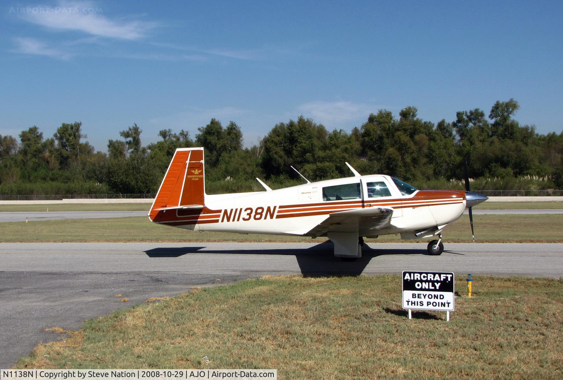 N886P, 1962 Mooney M20C Ranger C/N 2328, 1981 Mooney M20J taxiing @ 
