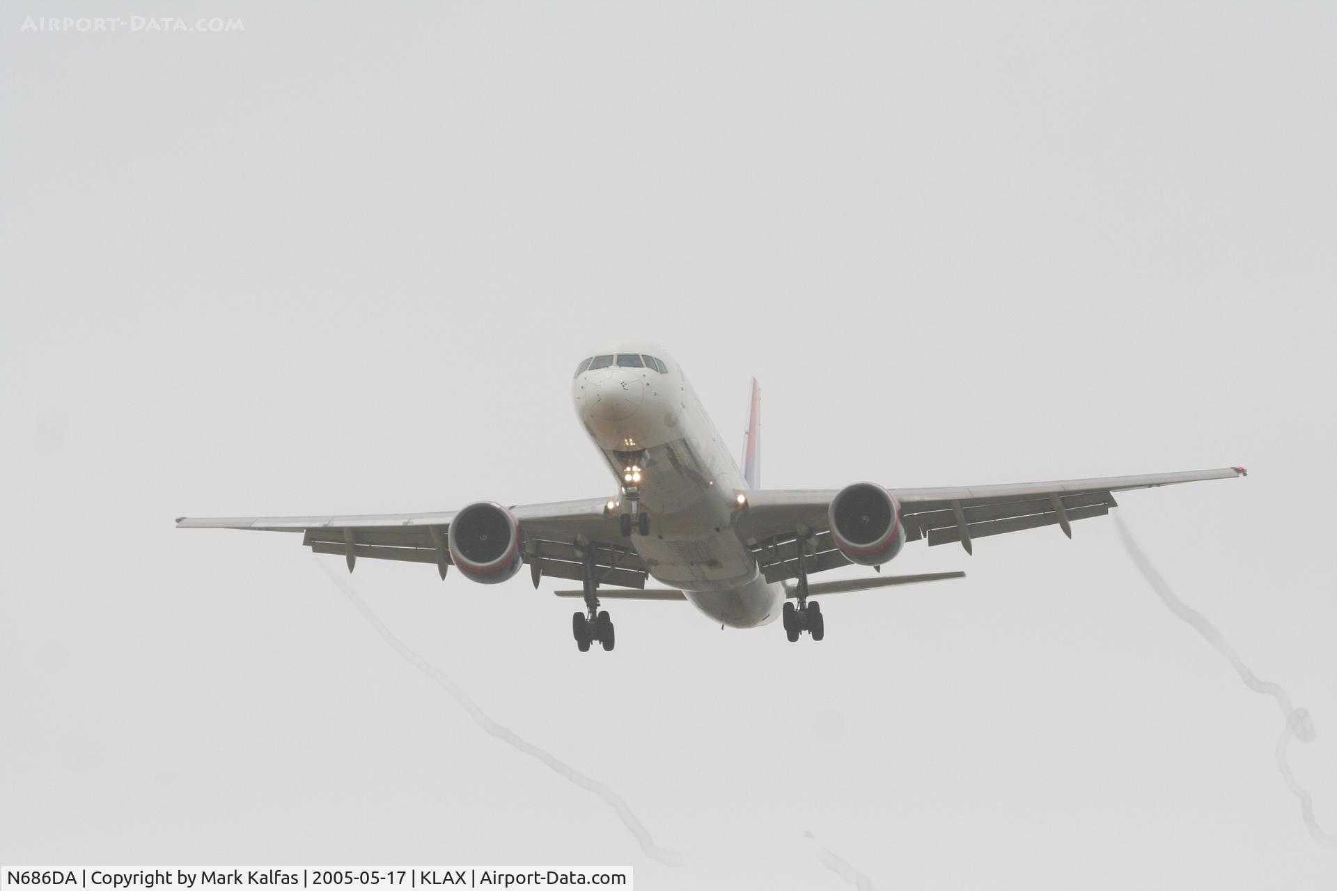N686DA, 1995 Boeing 757-232 C/N 27589, Delta Airlines Boeing 757-232, N686DA short final 25L KLAX