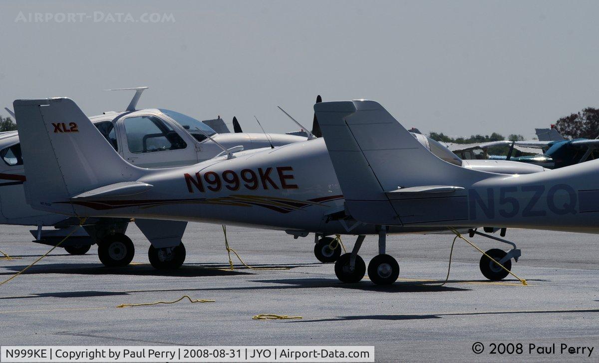 N999KE, 2007 Liberty XL-2 C/N 0056, A Liberty on the ramp