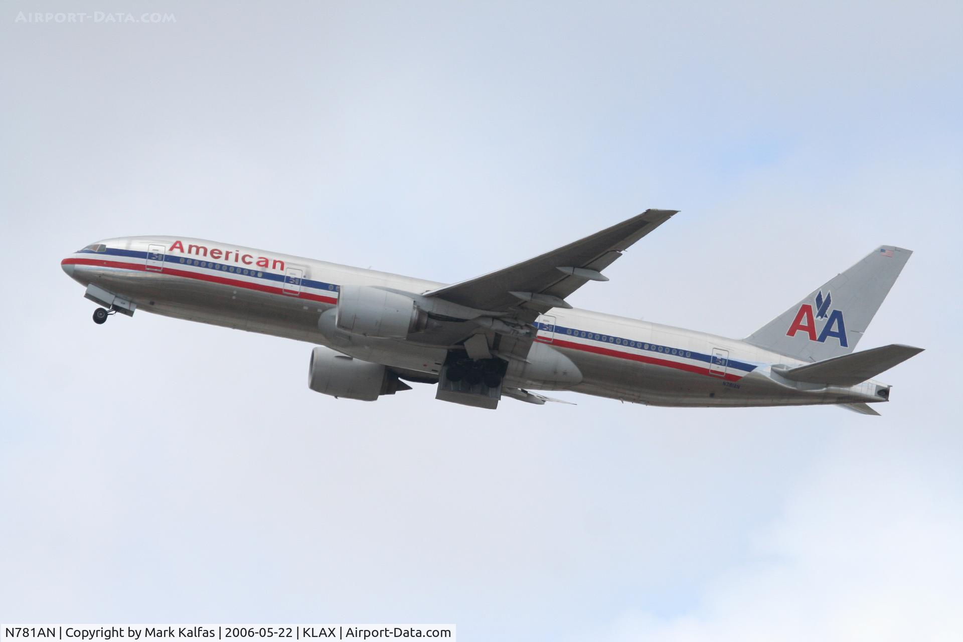 N781AN, 2000 Boeing 777-223 C/N 29586, American Airlines Boeing 777-223, N781AN, 25R departure KLAX with a left turn at the coast.