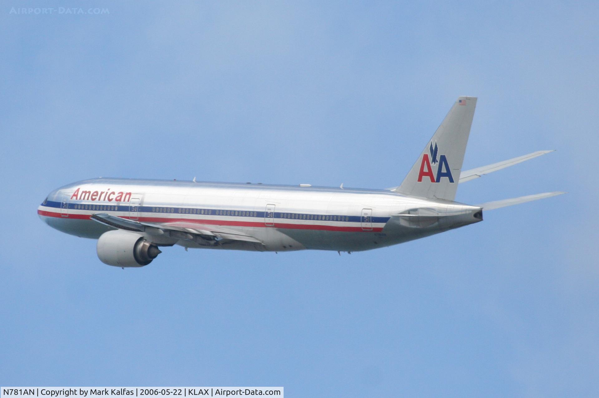 N781AN, 2000 Boeing 777-223 C/N 29586, American Airlines Boeing 777-223, N781AN, 25R departure KLAX with a left turn at the coast.