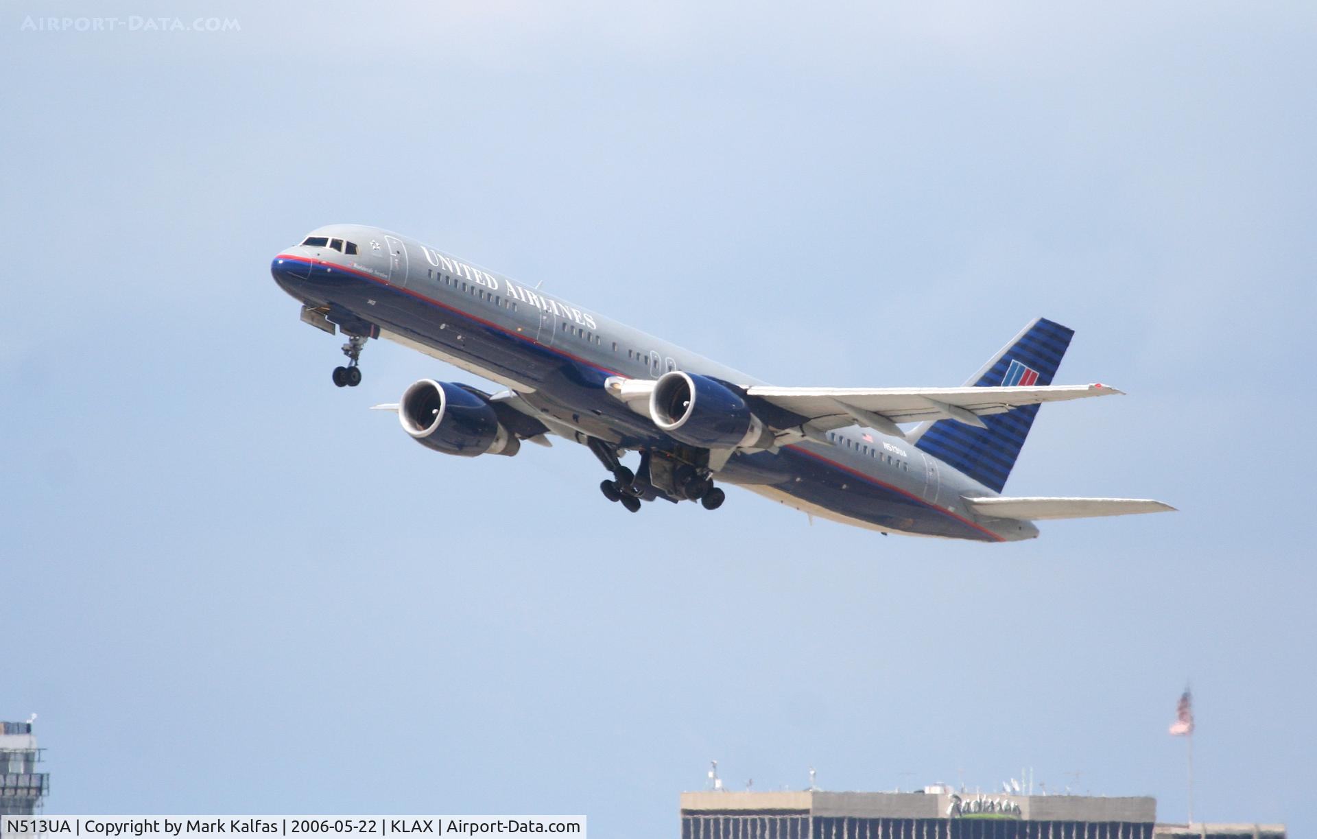 N513UA, 1990 Boeing 757-222 C/N 24810, United Airlines Boeing 757-222, N513UA departs KLAX RWY 25R