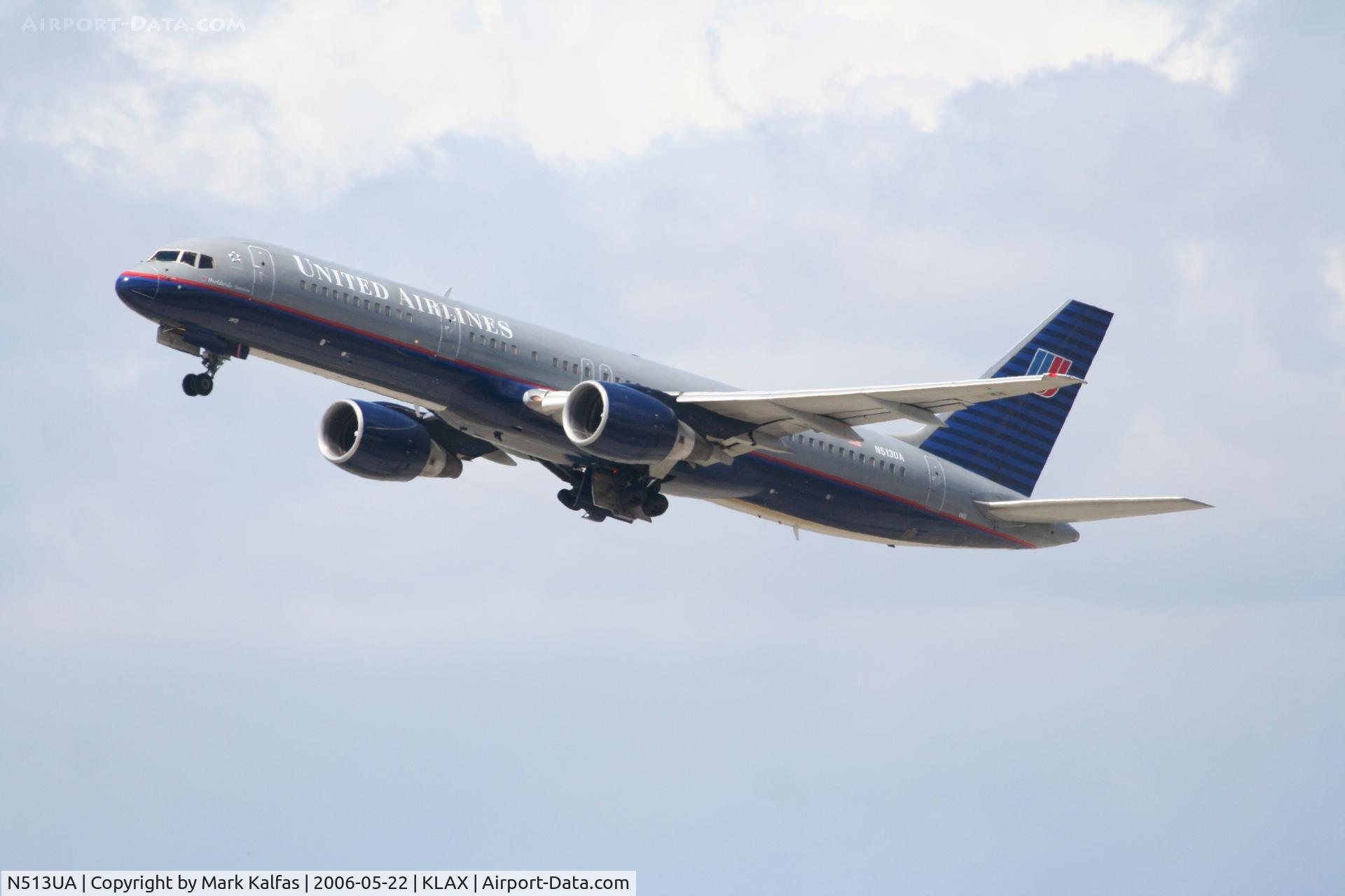 N513UA, 1990 Boeing 757-222 C/N 24810, United Airlines Boeing 757-222, N513UA departs KLAX RWY 25R