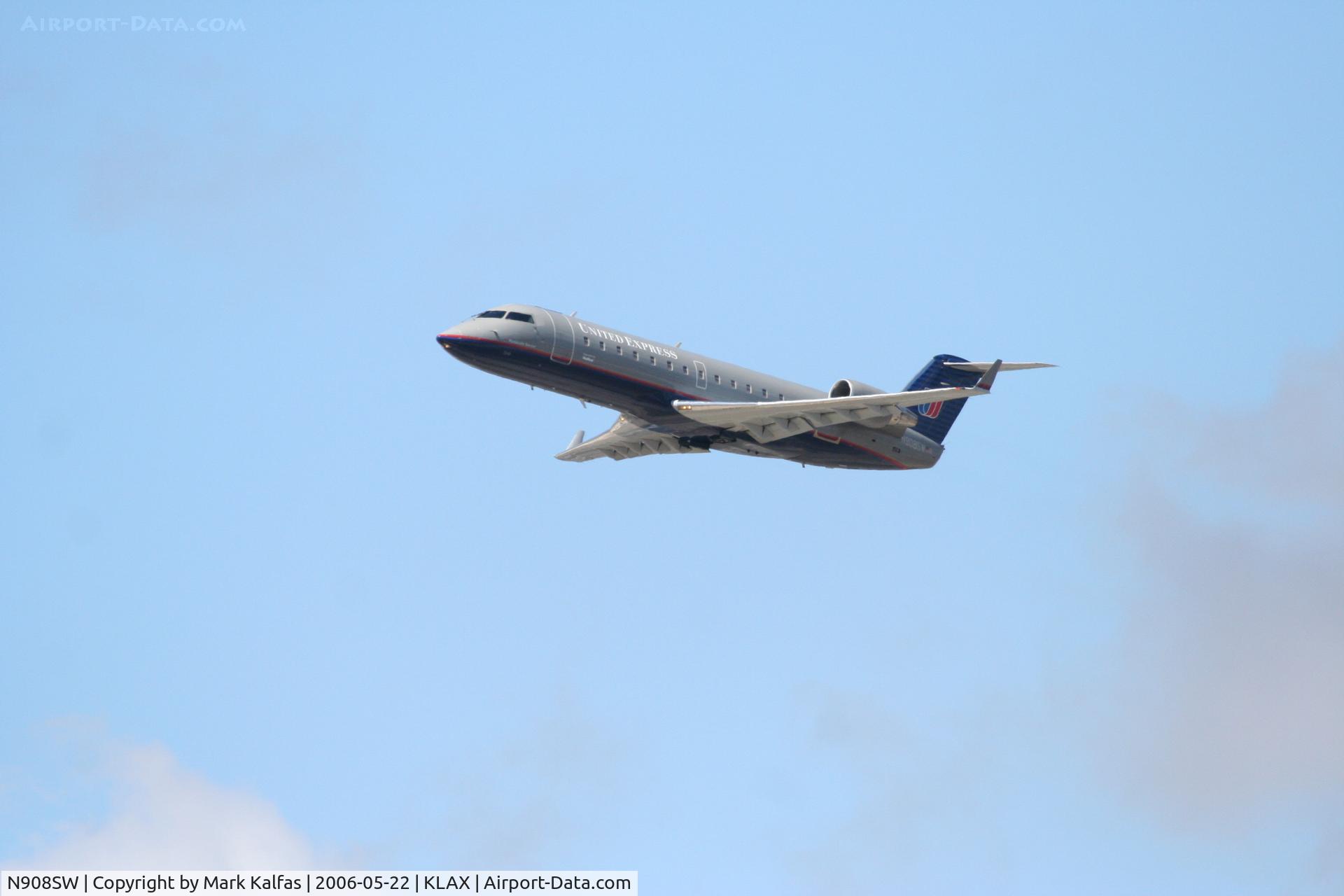 N908SW, 2001 Bombardier CRJ-200LR (CL-600-2B19) C/N 7540, United Express, (Skywest) Canadair CL-600-2B19 departing 25R KLAX