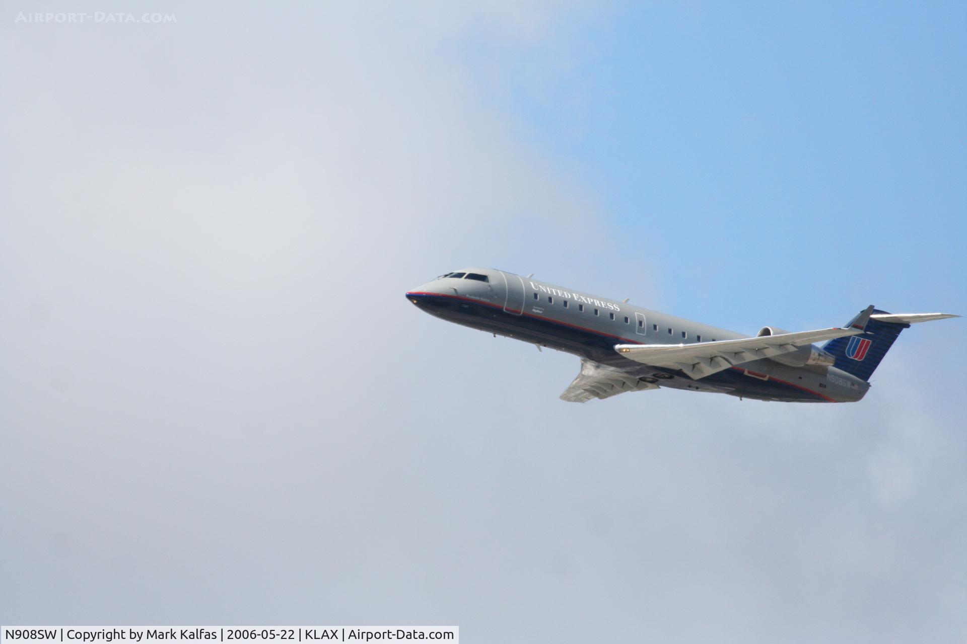 N908SW, 2001 Bombardier CRJ-200LR (CL-600-2B19) C/N 7540, United Express, (Skywest) Canadair CL-600-2B19 departing 25R KLAX