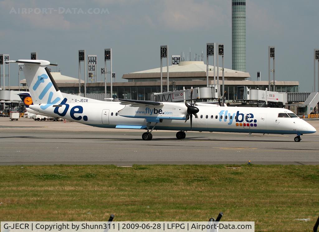 G-JECR, 2006 De Havilland Canada DHC-8-402Q Dash 8 C/N 4139, Taxiing to his gate...