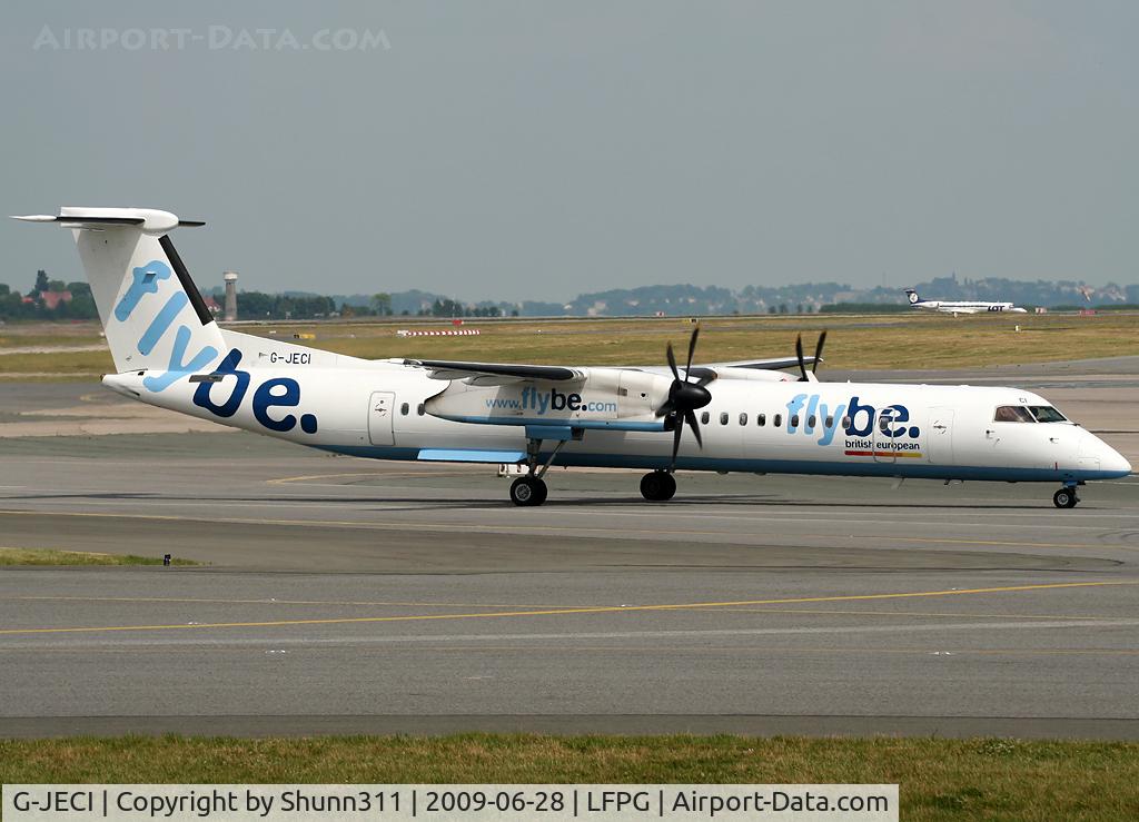 G-JECI, 2005 De Havilland Canada DHC-8-402Q Dash 8 C/N 4105, Taxiing to his gate...