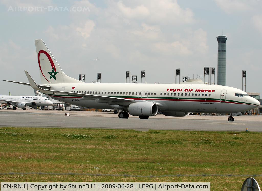 CN-RNJ, 1998 Boeing 737-8B6 C/N 28980, Taxiing to his gate...