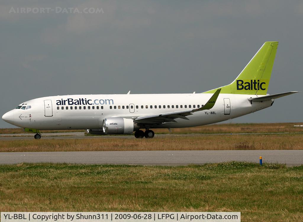 YL-BBL, 1998 Boeing 737-33V C/N 29334, Taxiing for departure...