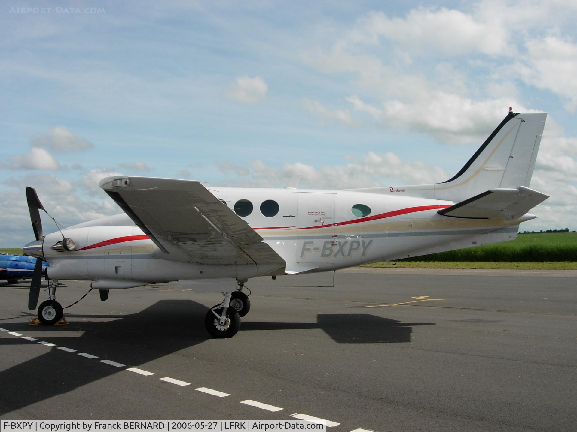F-BXPY, 1976 Beech C90 King Air C/N LJ-684, CARPIQUET 2006