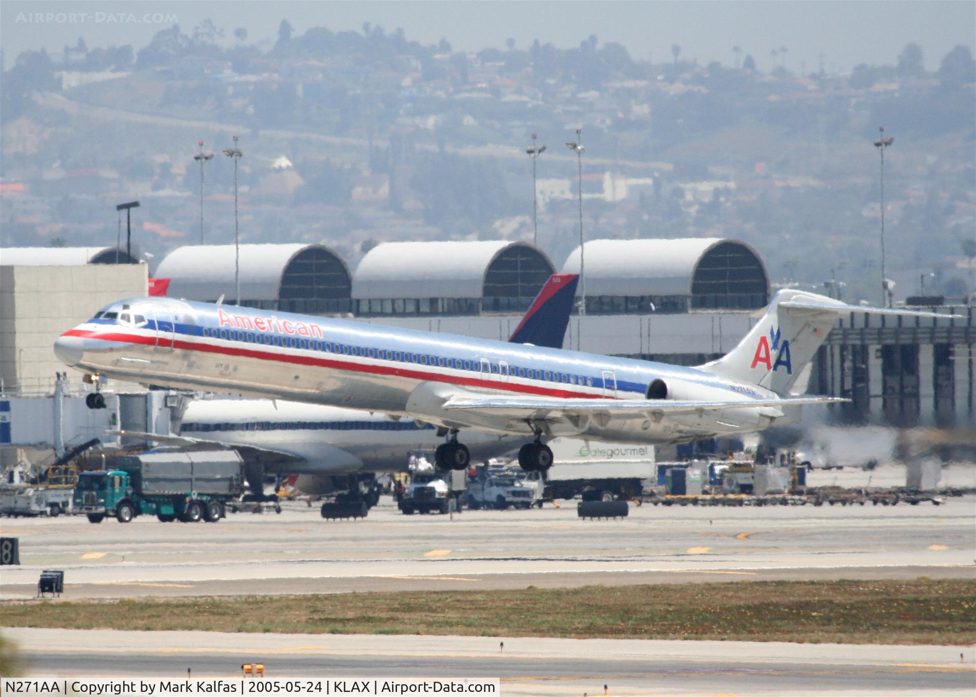 N271AA, 1985 McDonnell Douglas MD-82 (DC-9-82) C/N 49293, American Airlines MD-82, N271AA, departing 25L KLAX