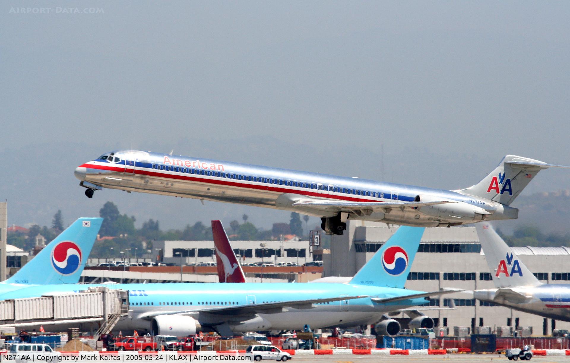 N271AA, 1985 McDonnell Douglas MD-82 (DC-9-82) C/N 49293, American Airlines MD-82, N271AA, departing 25L KLAX
