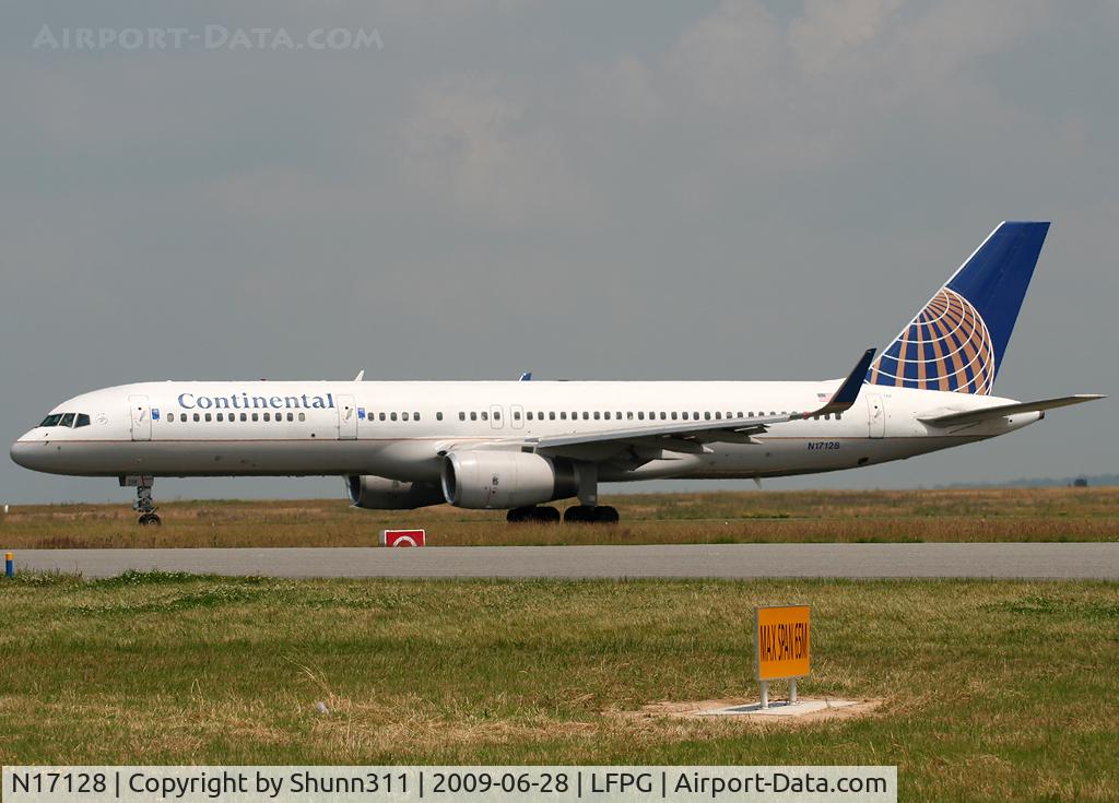 N17128, 1998 Boeing 757-224 C/N 27567, Taxiing for departure...